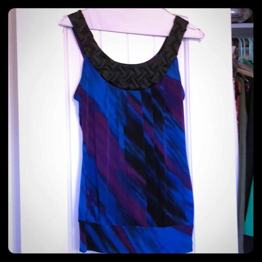 Sleeveless top size small S